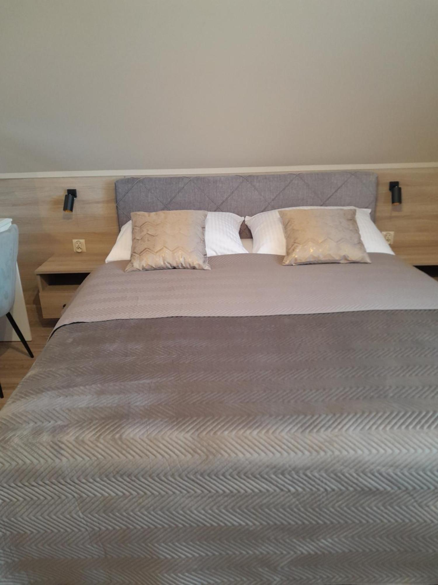Domek Pod Brzozami Z Jacuzzi ,Grillem I Tarasem Przemyśl 外观 照片